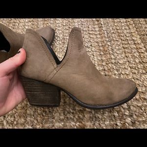 Steve Madden, light brown heeled booties
